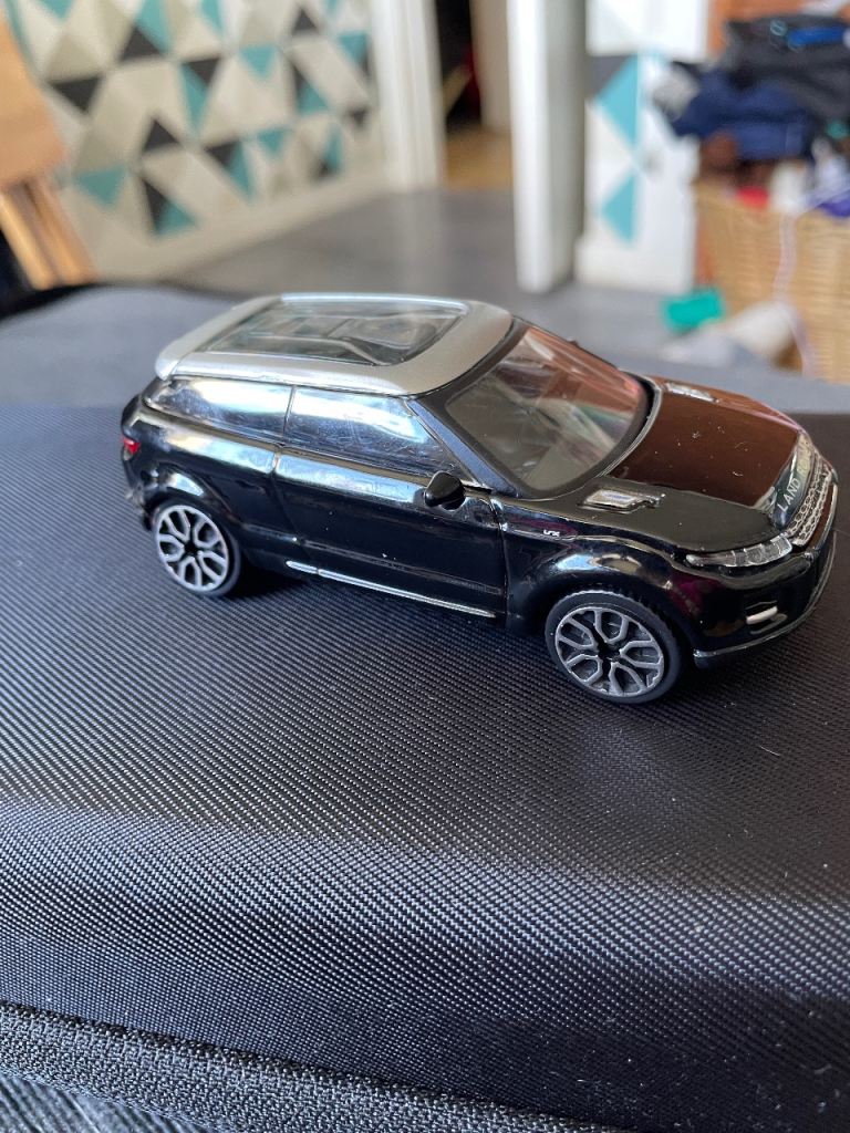 Land Rover LRX Concept