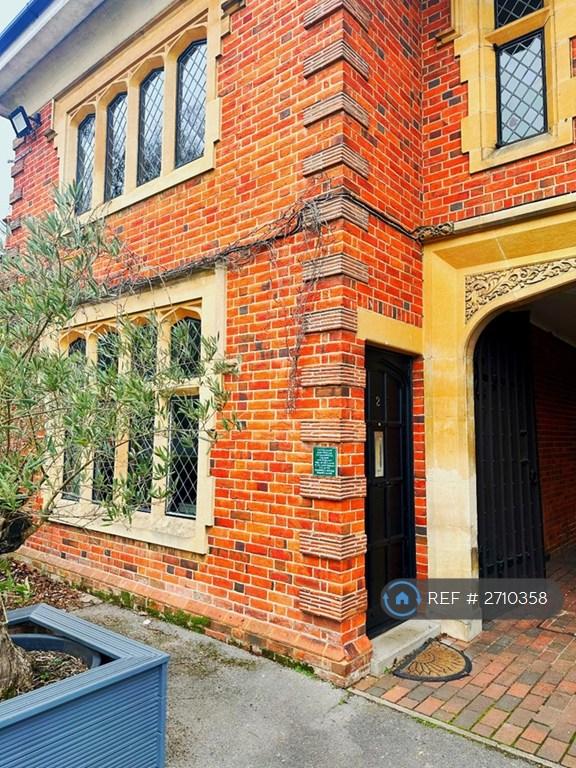 3 bedroom flat in Windsor Forest Court, Ascot, SL5 (3 bed) (#2710358)