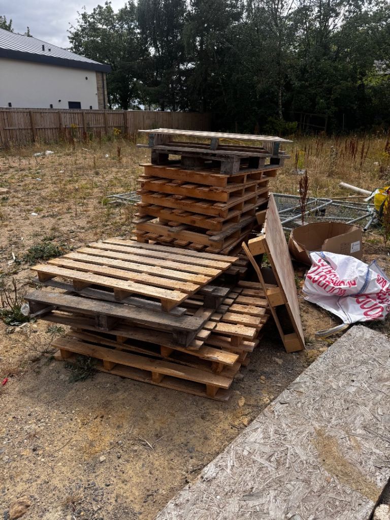 Used Wooden Pallets – Various Sizes, Ready for Collection
