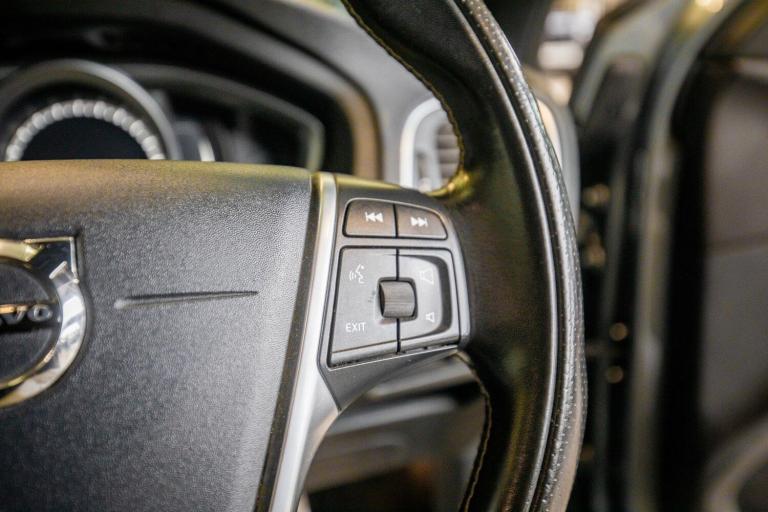 2019 Volvo V40 D2 [122] R DESIGN Edition 5dr Geartronic HATCHBACK DIESEL Automatic