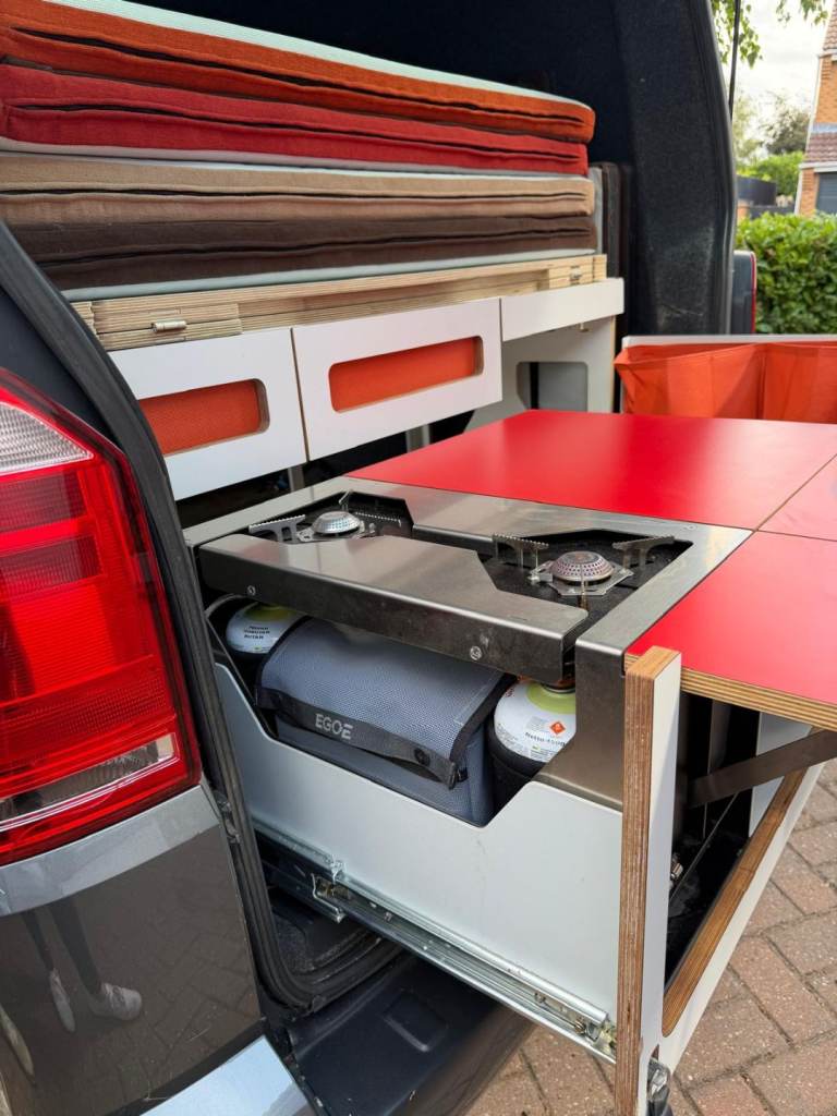 Egoé Nestbox Roamer - Campervan conversion kit (bed and mobile kitchen)
