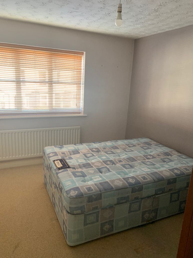 2 bed house for rent or room