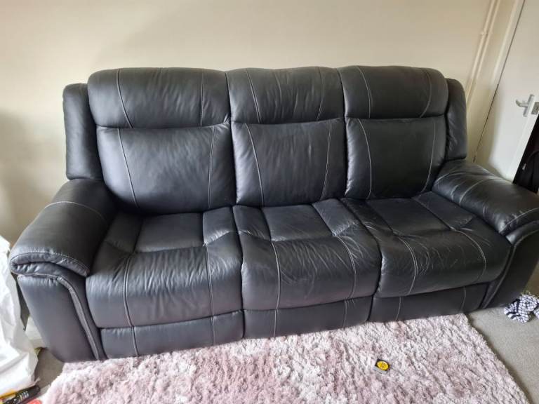 **FREE TO COLLECT** 3 Seater Leather Settee 