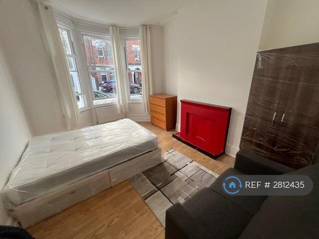 1 bedroom in Ulverstone Road, Brixton, Herne Hill, Tulse Hill, West Norwood, SE27 (#2812435)
