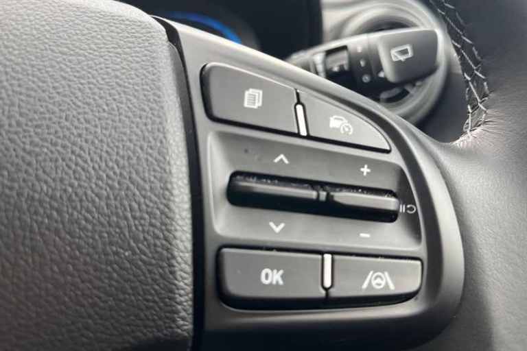 2025 Hyundai i10 1.0 Advance Hatchback 5dr Petrol Auto Euro 6 (s/s) (63 ps) Hatchback Petrol Auto...