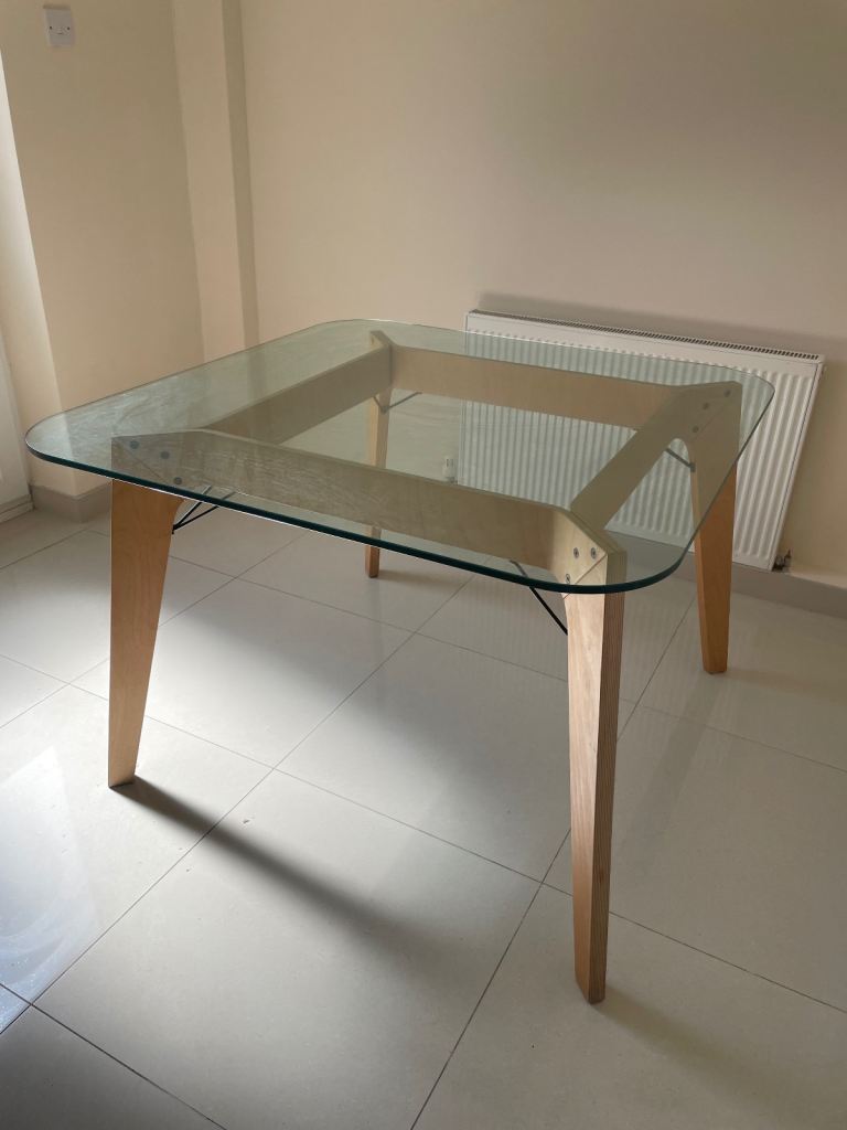 Habitat Koga Glass Top Dining Table – Good Condition