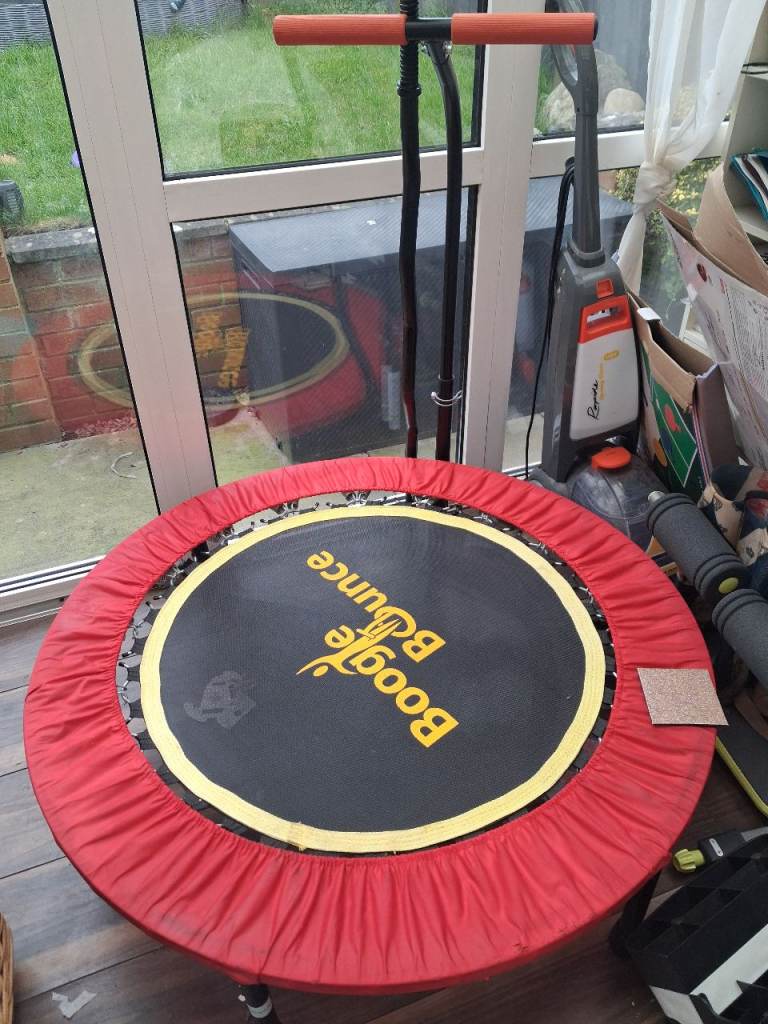 Boogie bounce trampoline 