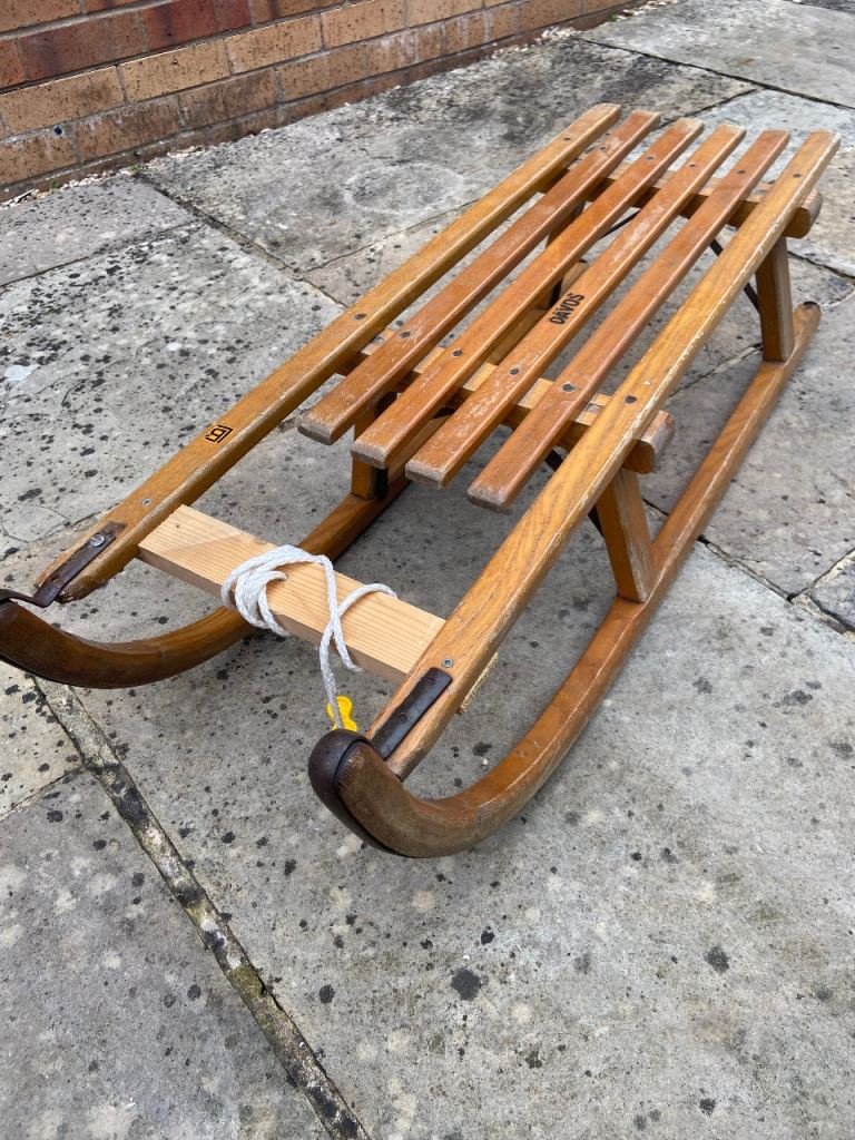 Classic DAVOS Wooden Sleigh