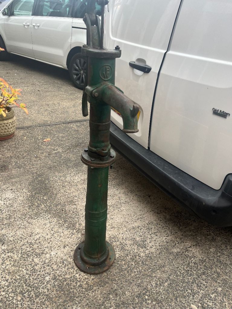 Antique Garden Water Hand Pump 