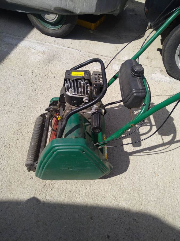 Qualcast 14s Cylinder Petrol Lawnmower 
