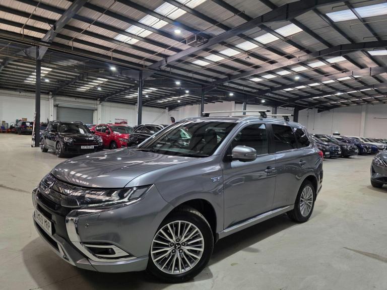 2019 Mitsubishi Outlander 2.4h TwinMotor 13.8kWh Exceed Safety CVT 4WD Euro 6 (s/s) 5dr ESTATE Pe...