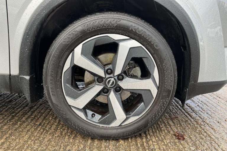 2023 Nissan Qashqai 1.3 DiG-T MH 158 N-Connecta 5dr Xtronic Semi-Auto Hatchback Petrol Manual