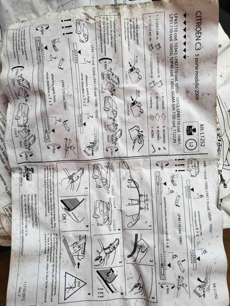 Lockable roof bars LP47/L1252 - Citroen C3