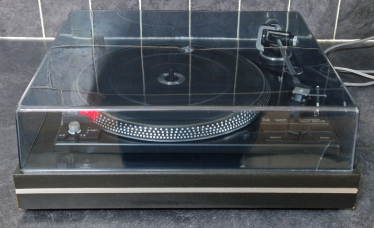 Rare Dual Turntable "read"