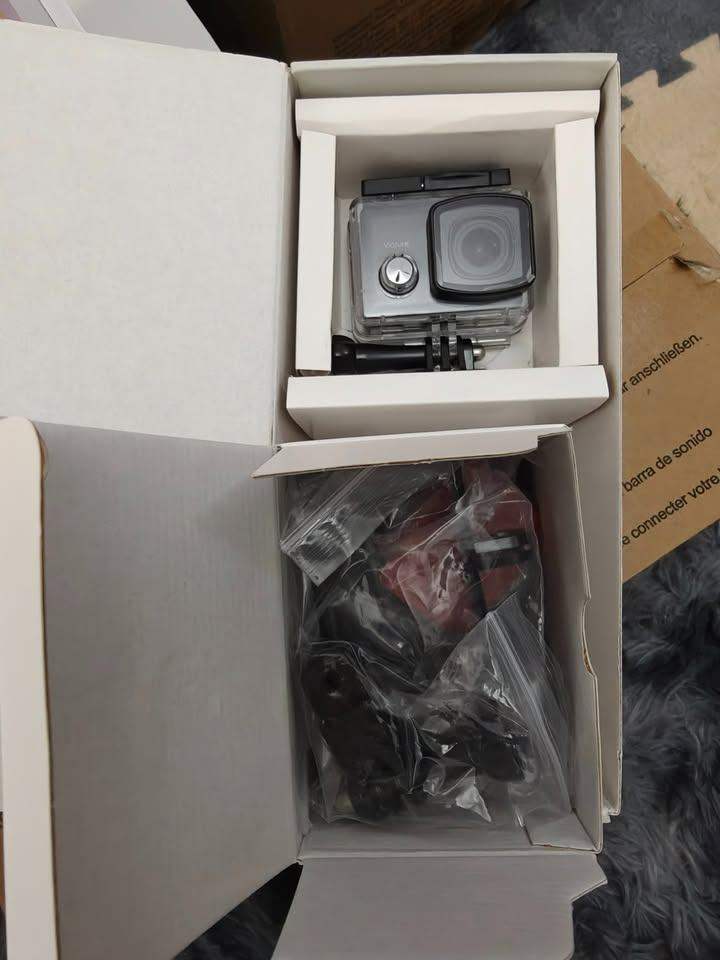  4k Camera + Accessories + Charger + Batteries