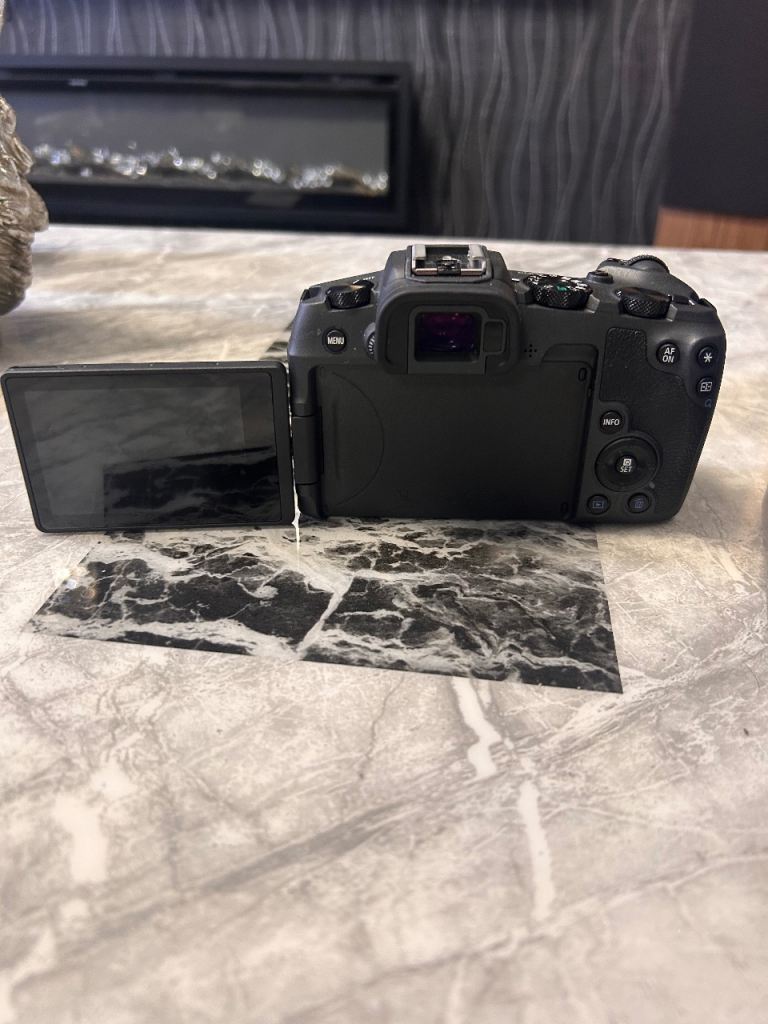 Canon EOS R Mirrorless Digital Camera - As Good As New!