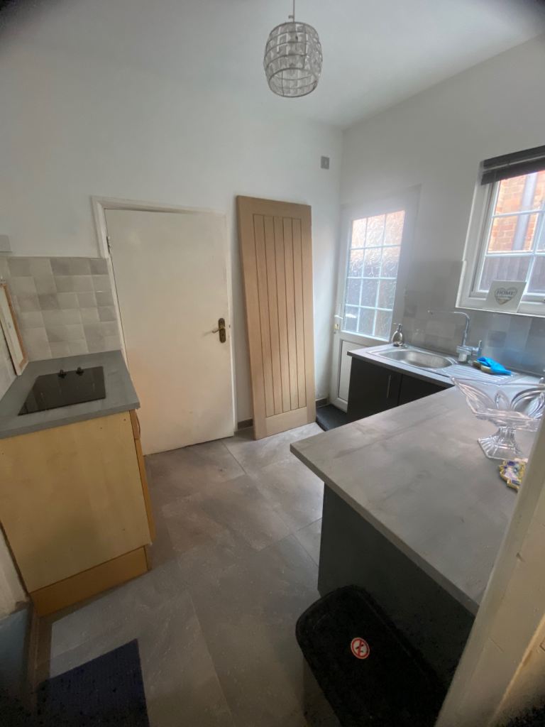 Spacious studio separate kitchen and bathroom 