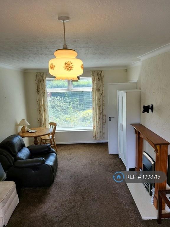 2 bedroom house in Town Street, Leeds, LS10 (2 bed) (#1993715)