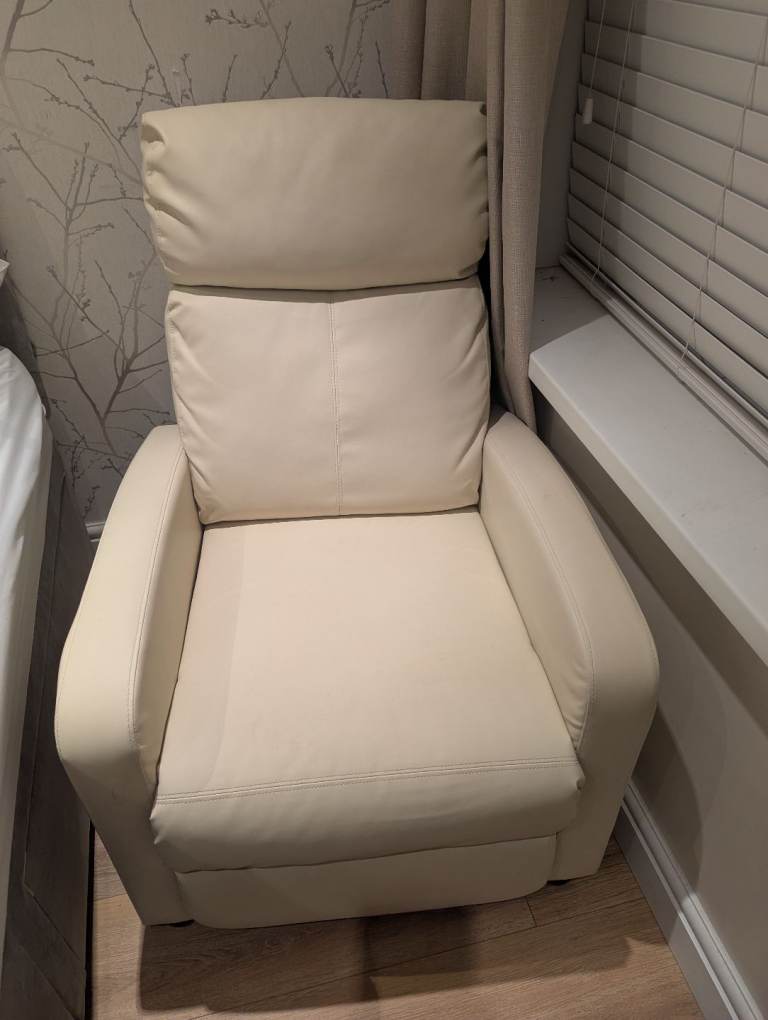 Manual reclining chair