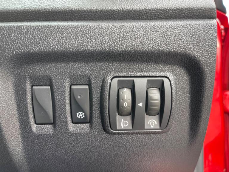 2018 Renault Captur 1.5 dCi ENERGY Iconic Euro 6 (s/s) 5dr HATCHBACK Diesel Manual