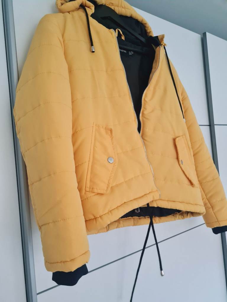 Yellow jacket puffer hooded coat size S/M