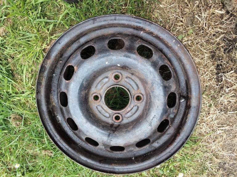 Ford fiesta 14 inch steel wheel