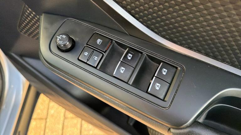 2017 Toyota C-HR 1.2T Icon 5dr Petrol Hatchback Hatchback Petrol Manual