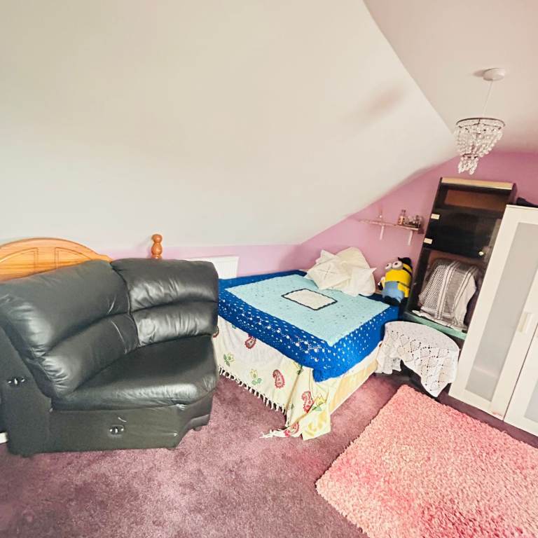 NEAT TWO DOUBLE ROOMS in Hornchurch, RM13 8NH FOR £1235pcm (Suitable for couple & Kids) AVAILABLE