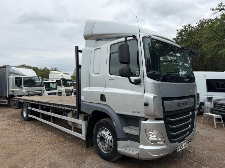 DAF TRUCKS CF260 2019 69 18 ton flat bed truck EURO 6 Sleeper cab auto 