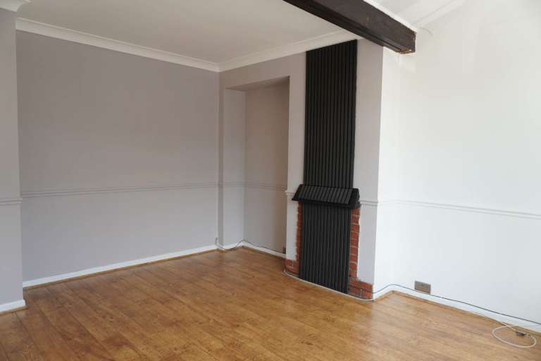 3 bedroom house in Stephens Road, Hanwell
