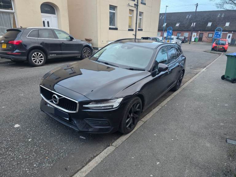 Volvo, V60, Estate, 2019, Semi-Auto, 1969 (cc), 5 doors