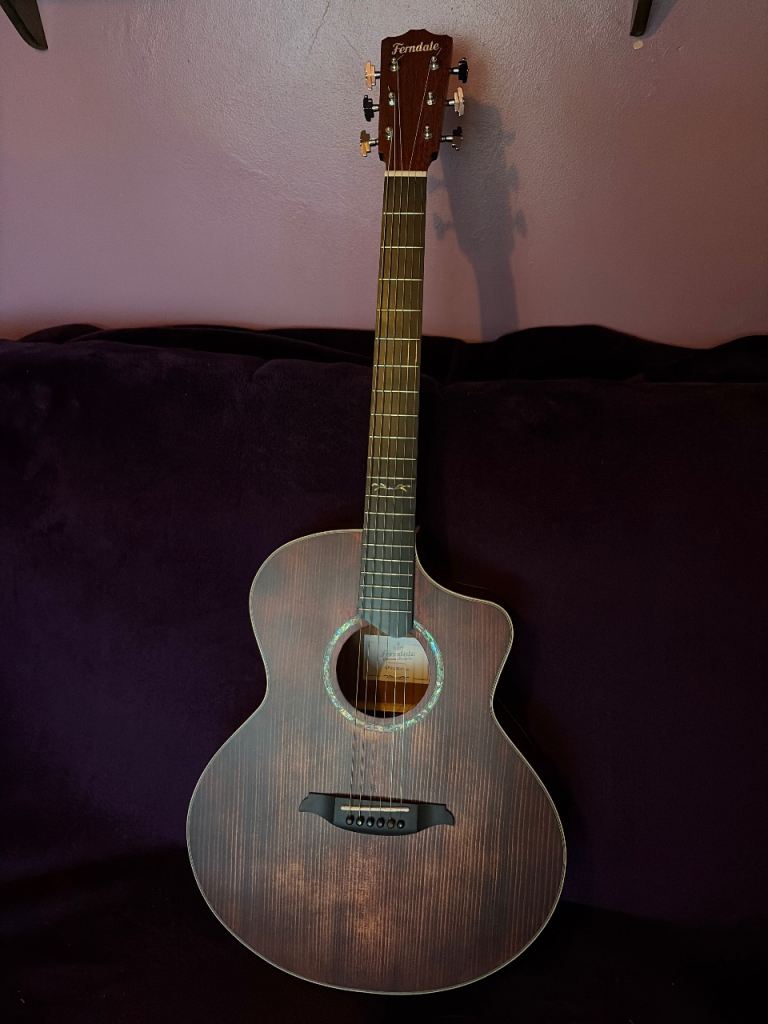  ( FERNDALE) BARGAIN acoustic /electricGood Condition, Lovely Wood Finish