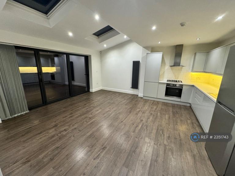 3 bedroom house in Tallis Grove, London, SE7 (3 bed) (#2351743)