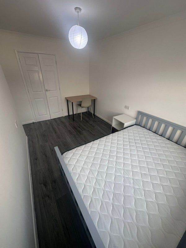 BRIGHT DOUBLE ROOM TO RENT IN MANOR HOUSE - AVAILABLE NOW ⭐