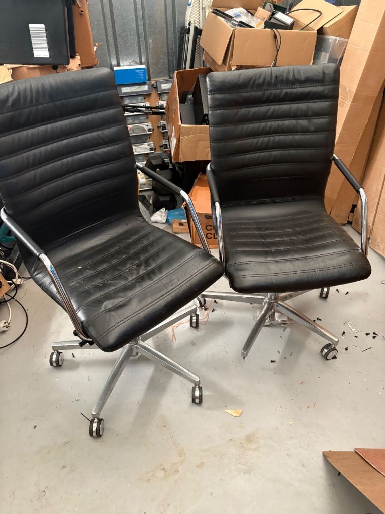 Swivel office chairs x 3 