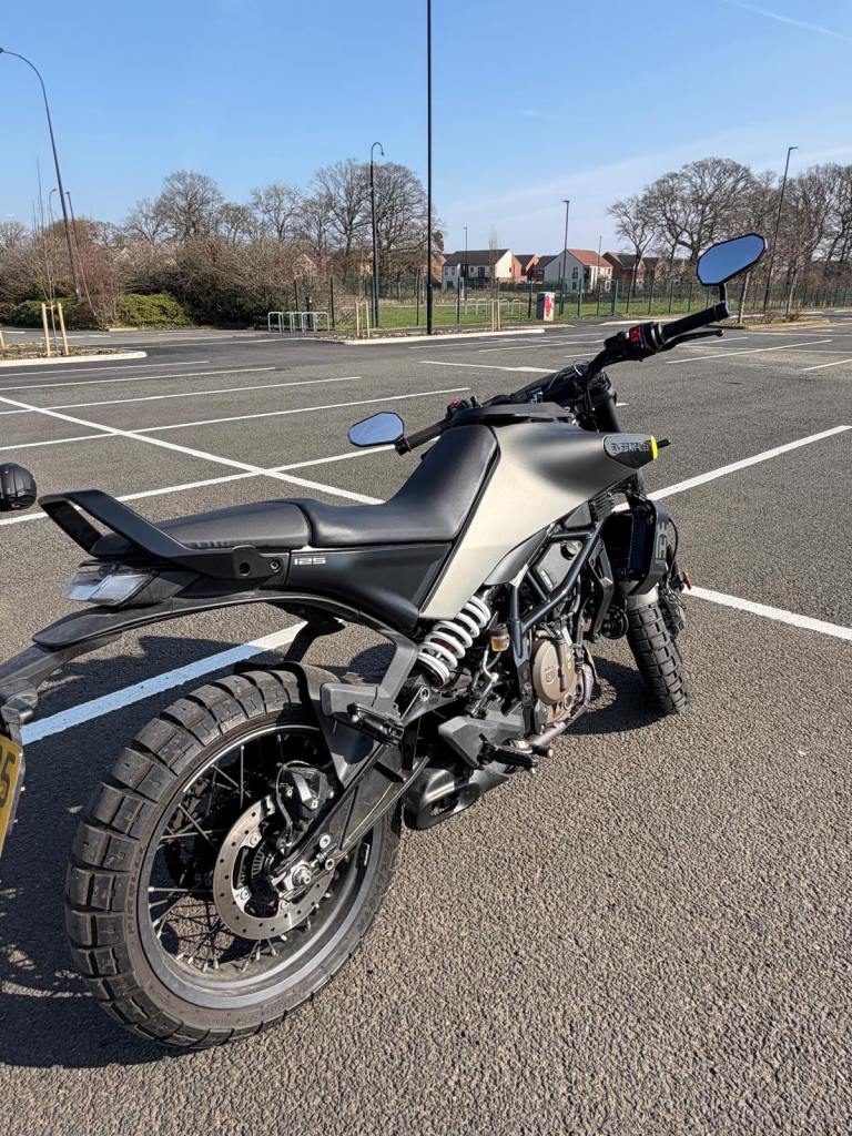 Husqvarna, SVARTPILEN, 2025, 125 (cc)