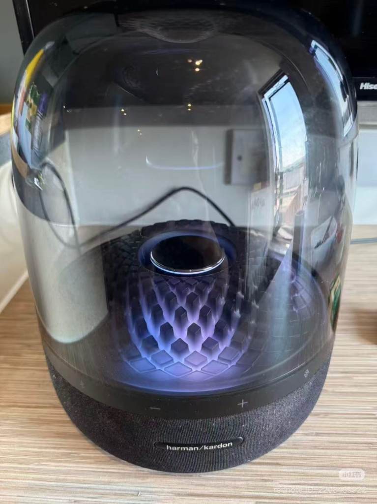 Harman Kardon Aura Studio 4 Bluetooth Speaker – Good Condition