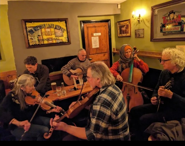 Looking for trad Scottish or Irish folk musicians 