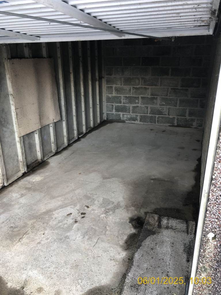 SINGLE GARAGE LOCK UP TO RENT IN BABERTON