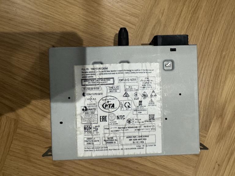 PEUGEOT 208 CARPLAY. ANDROID AUTO MULTI MEDIA HEAD UNIT 9822730380
