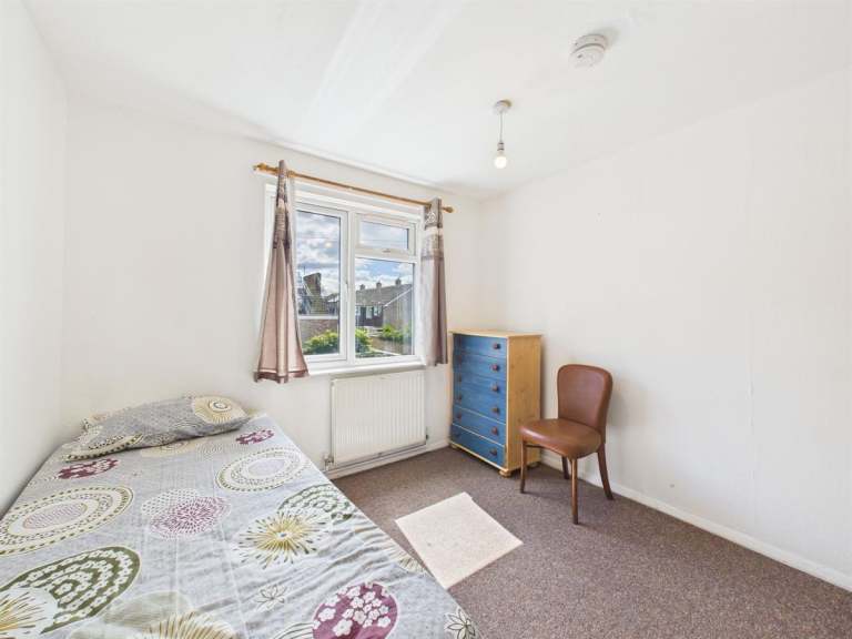 1 bedroom in Room 3, Pegasus Road