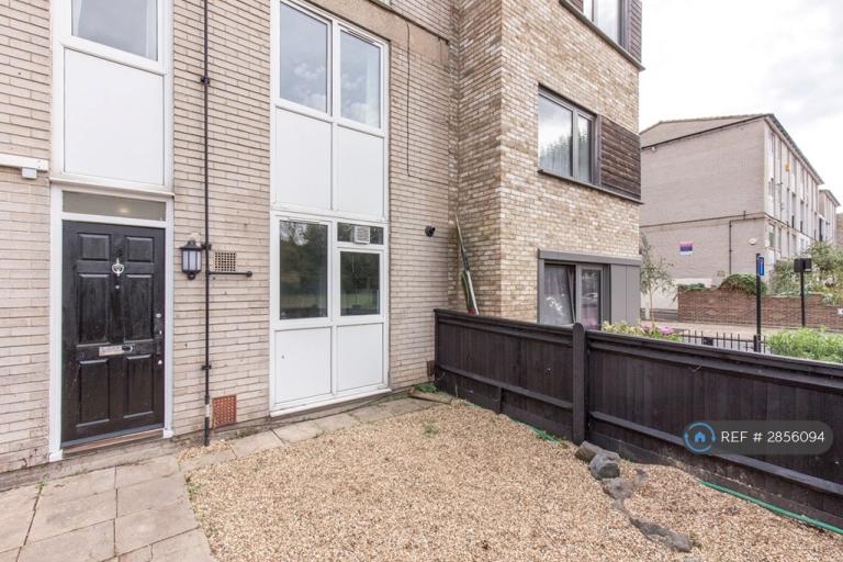 4 bedroom flat in Stebondale Street, London, E14 (4 bed) (#2856094)