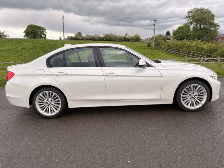 2015 BMW 3 Series 320i Luxury 4dr [Business Media] SALOON PETROL Manual