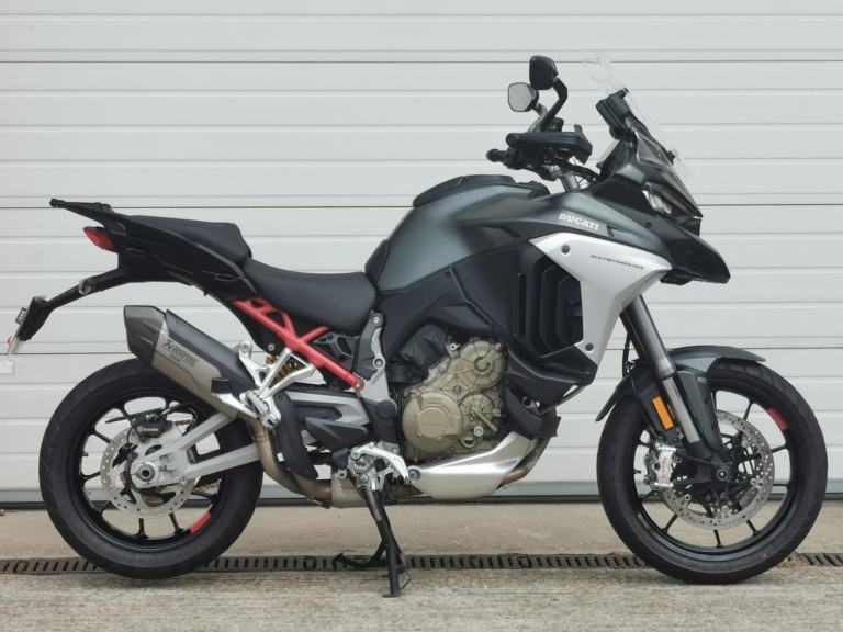 2021 DUCATI MULTISTRADA V4 S TRAVEL and RADAR - Akrapovic full system, one own