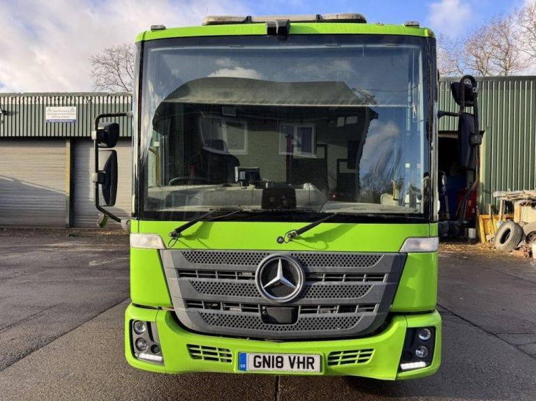 2018 MERCEDES ECONIC 1830 SKIP LOADER