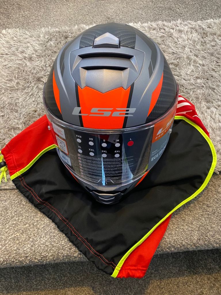 Motorcycle crash helmet 