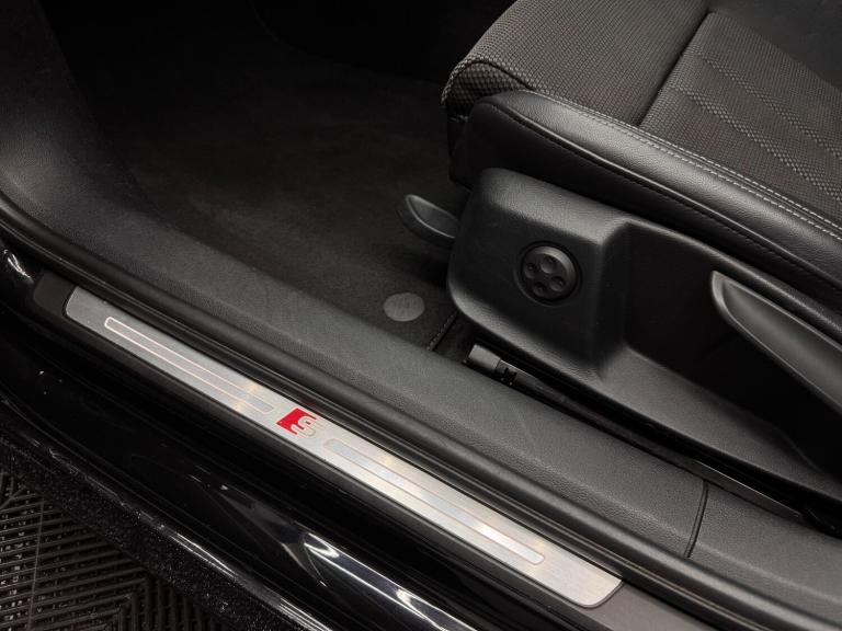 2016 Audi A4 Avant 2.0 TDI S line S Tronic quattro Euro 6 (s/s) 5dr ESTATE Diesel Automatic