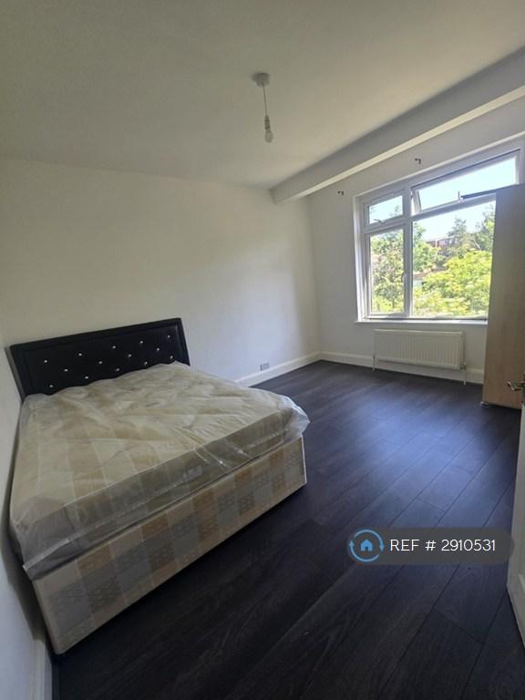 1 bedroom in Hall Lane, London, E4 (#2910531)