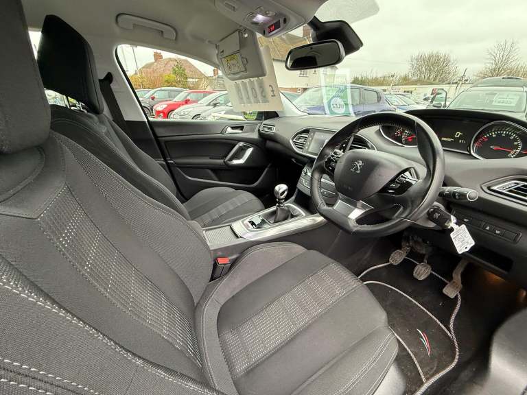 PEUGEOT 308 1.2 PureTech Allure Black Manual Petrol 2017