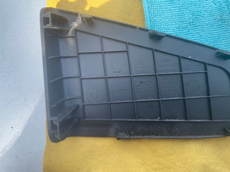 Kia Niro inner boot trim parts 